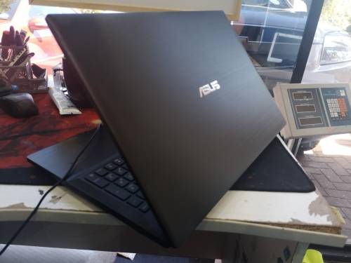 1ST BID TAKES!***ASUS Gaming Spec***ASUS PRO*i7-6500U*1000GB HDD*8GB RAM*DVD*NVIDIA 920M*