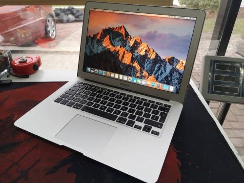 **STUNNING!**Amazing Apple Macbook Air*EARLY 2014*i5-4260U*4GB RAM*128GB SSD*BACKLIT*357 CYCLES!