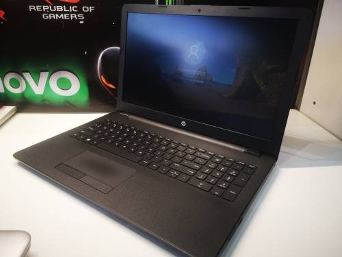 LATEST DESIGN**AS NEW**HP 255 G6*AMD E2-9000u*7th GEN*QUAD CORE*RADEON R2*4GB RAM*500GB HDD*DVD*