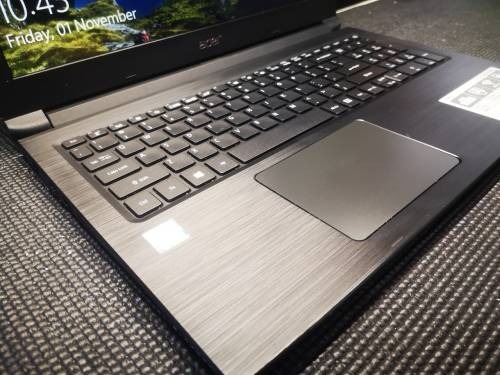*7th GEN BEAUTY!*ACER ASPIRE 315*i3-7020U*HD*1000GB HDD*4GB RAM*HD620 GRAPHICS*
