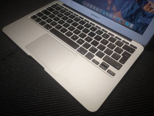 1ST BID TAKES!**Excellent*Apple Macbook Air*EARLY 2014*4GB RAM*128GB SSD*BACKLIT*264 cycles