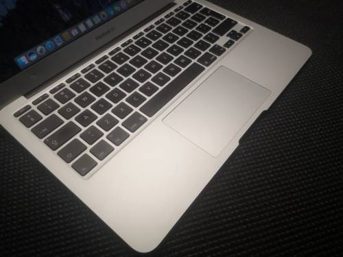1ST BID TAKES!**Excellent*Apple Macbook Air*EARLY 2014*4GB RAM*128GB SSD*BACKLIT*264 cycles