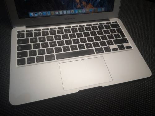 1ST BID TAKES!**Excellent*Apple Macbook Air*EARLY 2014*4GB RAM*128GB SSD*BACKLIT*264 cycles