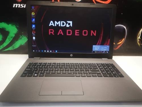 **BRAND NEW, BOXED!**HP 255 G6*AMD E2-9000u*7th GEN*2+2 CORE*RADEON R2*4GB RAM*500GB HDD*DVD*
