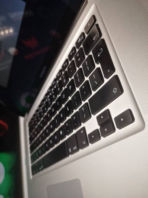MONSTER MACBOOK!*APPLE MACBOOK PRO 15"*CORE i7*DVD*8GB RAM*480GB SSD*NVIDIA GT*