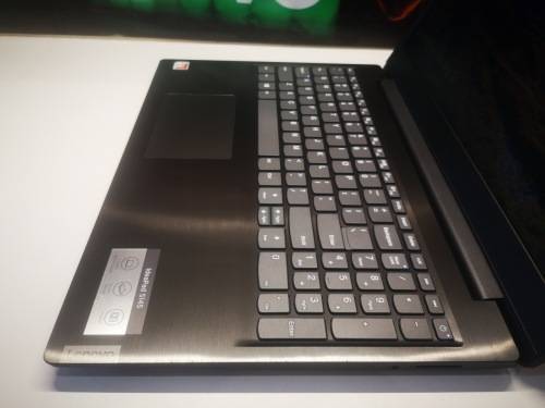 As Brand New*RADEON PERFORMANCE*LENOVO s145*A6-9225*TURBO CORE*RADEON R4*500GB HDD*4GB DDR4*WARRANTY