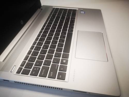 1ST BID TAKES!*AS NEW!*HP PROBOOK 450 G6*i5-8265u*12GB DDR4*500GB SSD*UHD 620*
