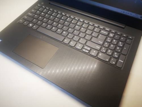 Super Fast,STUNNING*LENOVO V130*i5-7200U*8GB DDR4*240GB SSD*DVD*HD*WARRANTY*