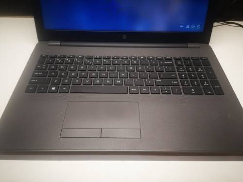 LATEST DESIGN**HP 15*AMD E2-9000u*2+2 CORE*RADEON R2*8GB RAM*500GB HDD*DVD*