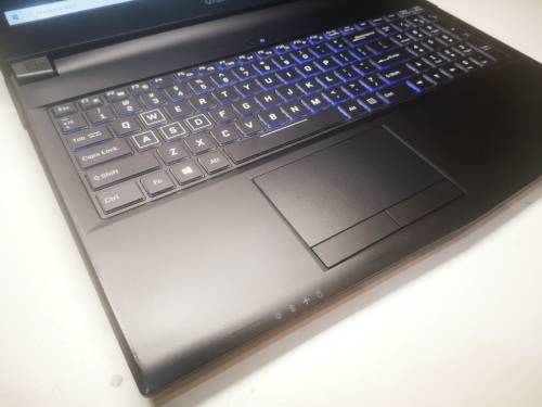 **Ultimate Gamer**GIGABYTE SABER 15*i7-7700HQ*GTX1050*FHD*8GB RAM*1000GB HDD*BACKLIT*QUAD CORE*