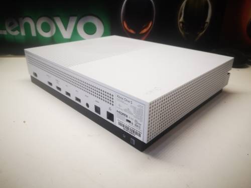 PACKAGE DEAL*XBOX ONE S*WITH 1 X ORIGINAL CONTROLLERS*1000GB HDD*4 XBOX GAMES*