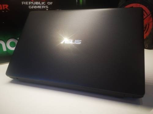 ICE COOL TECH*ASUS PRO X551C*i3-3217U*4GB DDR3*500GB HDD*SONICMASTER*INSTANT ON*
