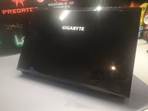 GIGABYTE GAMER!*17.3` HD+ BEAST*GIGABYTE Q1742*i7-2630QM*NVIDIA GT540M*6GB RAM*1000GB*SOUND BLASTER