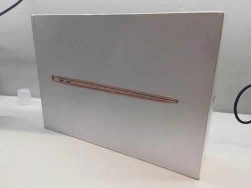 Please Read*MACBOOK AIR 2018*i5-8210Y*8GB RAM*128GB SSD*RETINA*UHD 617 GRAPHICS*FACETIME WEBCAM*