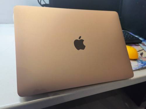 Please Read*MACBOOK AIR 2018*i5-8210Y*8GB RAM*128GB SSD*RETINA*UHD 617 GRAPHICS*FACETIME WEBCAM*