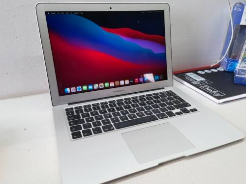 2017!*INCREDIBLE!!*ULTIMATE 2017 APPLE MACBOOK AIR i5*128GB SSD*4GB RAM*HD 6000 GRAPHICS