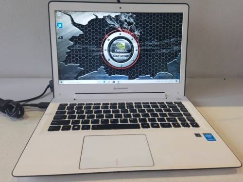 BEAST!*STUNNING!*VERY HIGH SPEC*LENOVO U31-70*i5-5200U*8GB RAM*256GB SSD*NVIDIA GEFORCE*FULL HD*