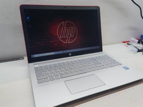 Brilliant Laptop!*AS NEW*HP PAVILION 15*i3-7100U*8GB DDR4*240GB SSD*1000GB HDD*BACKLIT*620 GRAPHICS*