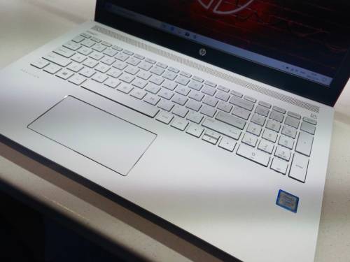 Brilliant Laptop!*AS NEW*HP PAVILION 15*i3-7100U*8GB DDR4*240GB SSD*1000GB HDD*BACKLIT*620 GRAPHICS*