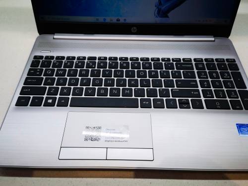 AS BRAND NEW*9.5/10 CONDITION-HP 250 G8-N4020-9TH GEN*4GB DDR4*500GB HDD*WARRANTY