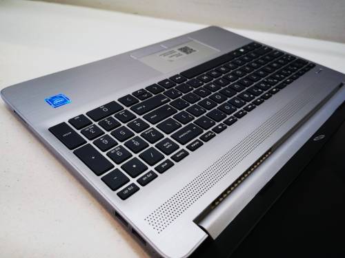 AS BRAND NEW*9.5/10 CONDITION-HP 250 G8-N4020-9TH GEN*4GB DDR4*500GB HDD*WARRANTY