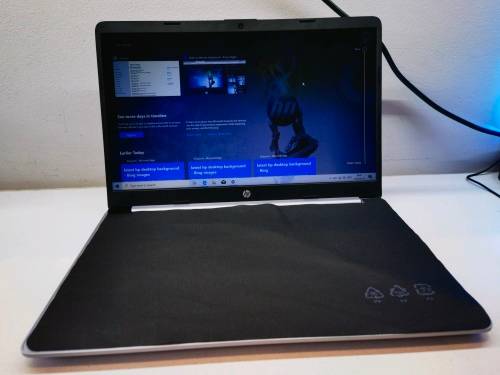 AS BRAND NEW*9.5/10 CONDITION-HP 250 G8-N4020-9TH GEN*4GB DDR4*500GB HDD*WARRANTY