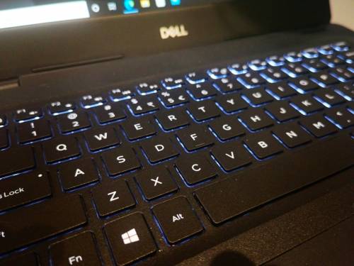 BEAST!*8TH GEN*DELL LATITUDE 3490*i5-8250U*QUAD CORE*8GB DDR4*256GB SSD*FHD*UHD 620*