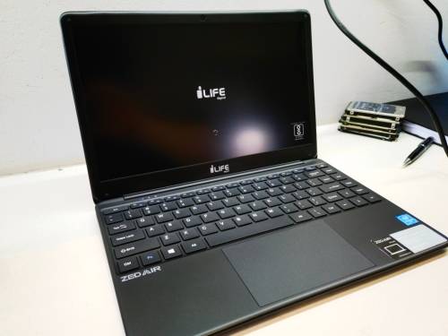 FAST, EXCELLENT CONDITION**ZED AIR PLUS*15.6` HD*7TH GEN N3350*4GB RAM*128SSD X 2*
