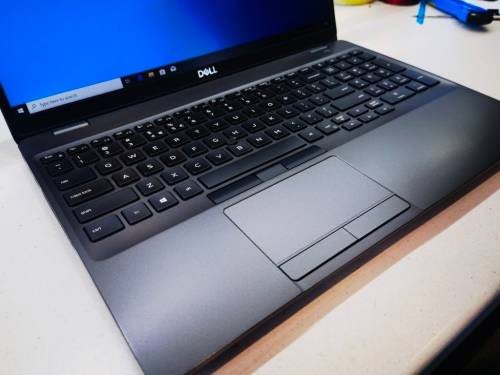 VERY FAST!*AS NEW*8TH GEN QUAD CORE*DELL LATITUDE 5500*i5-8265U*16GB*UHD 620*256GB SSD*FULL HD*