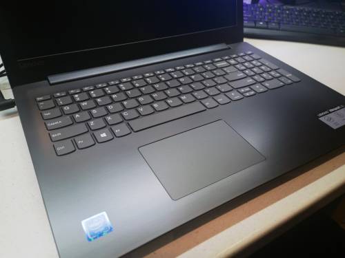 1ST BID TAKES!*BRAND NEW,BOXED*STUNNING 8th GEN*LENOVO 330*N4000*4GB*500GB*
