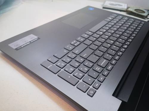 1ST BID TAKES!*BRAND NEW,BOXED*STUNNING 8th GEN*LENOVO 330*N4000*4GB*500GB*