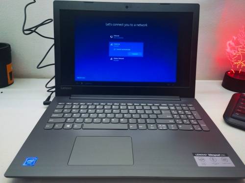 1ST BID TAKES!*BRAND NEW,BOXED*STUNNING 8th GEN*LENOVO 330*N4000*4GB*500GB*