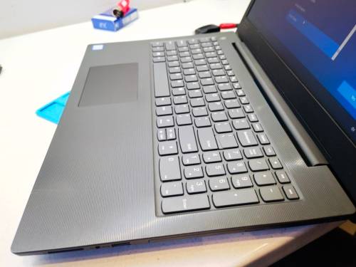 VERY FAST!*HIGH SPEC!*LENOVO V130*i3-7020U*8GB DDR4*128GB NVME SSD*1000GB HDD*DVD*HD*