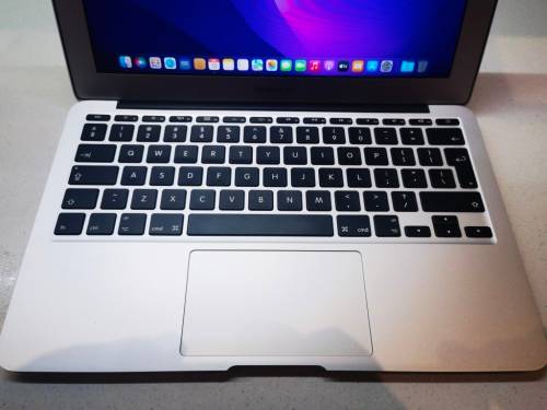 MINT CONDITION**HIGH SPEC**ULTIMATE 2015-2017 APPLE MACBOOK AIR i5*128GB SSD*4GB RAM*52 cycles*
