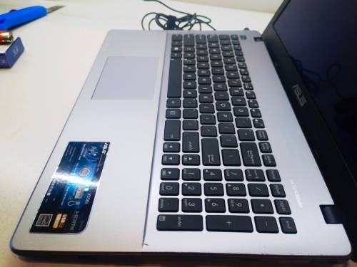 *ICE COOL TECH*FAST*ASUS X550M*i5-4200M*8GB DDR3*240GB SSD*SONICMASTER*INSTANT ON*