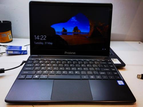 LATE ENTRY!*FAST!*AS NEW*PROLINE V146D*i3-5005U*4GB RAM*128GB SSD*HD520 GRAPHICS*WEBCAM*FULL HD*