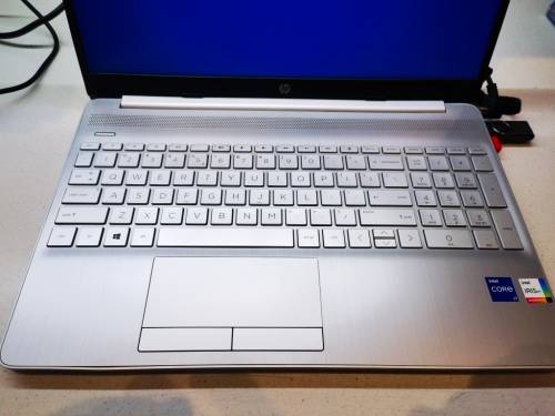 11TH GEN BEAST!*HP NOTEBOOK 15*i7-1165G7*16GB DDR4*512GB NVME*1000GB HDD*FHD*G7 GRAPHICS*WARRANTY