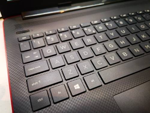 FREE DELIVERY!*BEAST!!*2019 Model*QUAD CORE 8TH GEN i7*HP 15*i7-8565Uu*16GB DDR4*SAMSUNG 500GB SSD