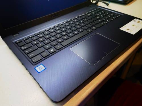Asus X543U 8th Gen i5 8GB 256GB SSD UHD 620 Graphics Quad Core