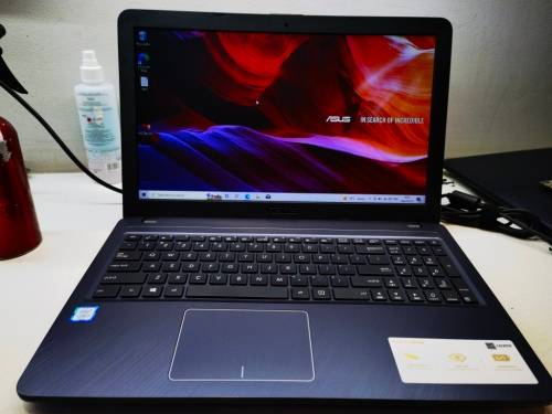 Asus X543U 8th Gen i5 8GB 256GB SSD UHD 620 Graphics Quad Core
