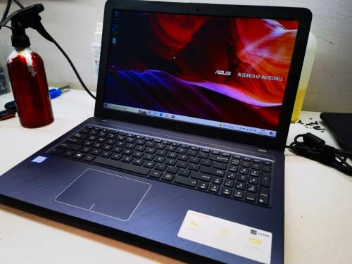 Asus X543U 8th Gen i5 8GB 256GB SSD UHD 620 Graphics Quad Core
