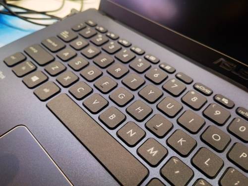 Very Fast!!*10th GEN*ASUS EXPERTBOOK P1510CJ*i5-1035G1*8GB RAM*256GB SSD*FHD*UHD GRAPHICS*WARRANTY
