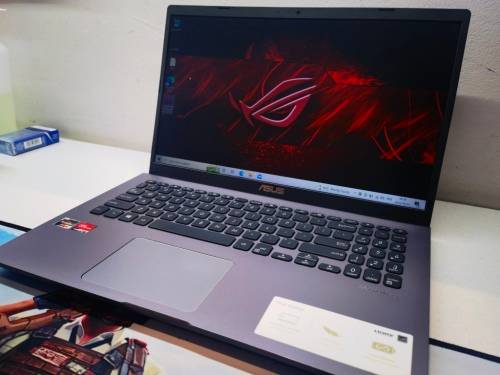 STUNNING!*ASUS VIVOBOOK M509DA*RYZEN 3-3250U*8GB DDR4256GB SSD*HD*RADEON VEGA 3 GRAPHICS*
