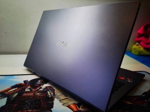 STUNNING!*ASUS VIVOBOOK M509DA*RYZEN 3-3250U*8GB DDR4256GB SSD*HD*RADEON VEGA 3 GRAPHICS*
