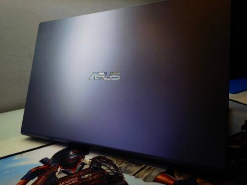 STUNNING!*ASUS VIVOBOOK M509DA*RYZEN 3-3250U*8GB DDR4256GB SSD*HD*RADEON VEGA 3 GRAPHICS*