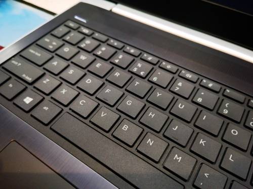 *HIGH SPEC!*8TH GEN*HP PROBOOK 450 G5-i5-8250U*8GB DDR4*256GB NVME SSD*500GB HDD*QUAD CORE