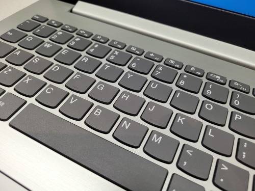 LATE ENTRY!*STUNNING 8th GEN*LENOVO ideapad 330*N4000*8GB DDR4*500GB*UHD 600 GRAPHICS*