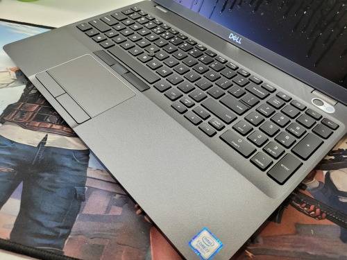 VERY FAST*MINT*8TH GEN QUAD CORE*DELL LATITUDE 5500*i7-8665U*16GB*UHD 620*256GB SSD*FULL HD*
