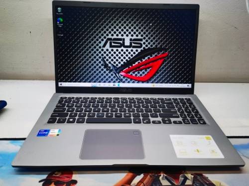 11TH GEN BEAST*VERY FAST!*ASUS VIVOBOOK X515P*i7-1165G7*8GB DDR4*512GB SSD*HD*G7 GRAPHICS