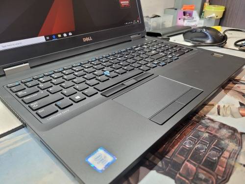 BEAST SPEC!*DELL LATITUDE E5570*i7-6820HQ*16GB*256GB SSD*FHD*RADEON R7